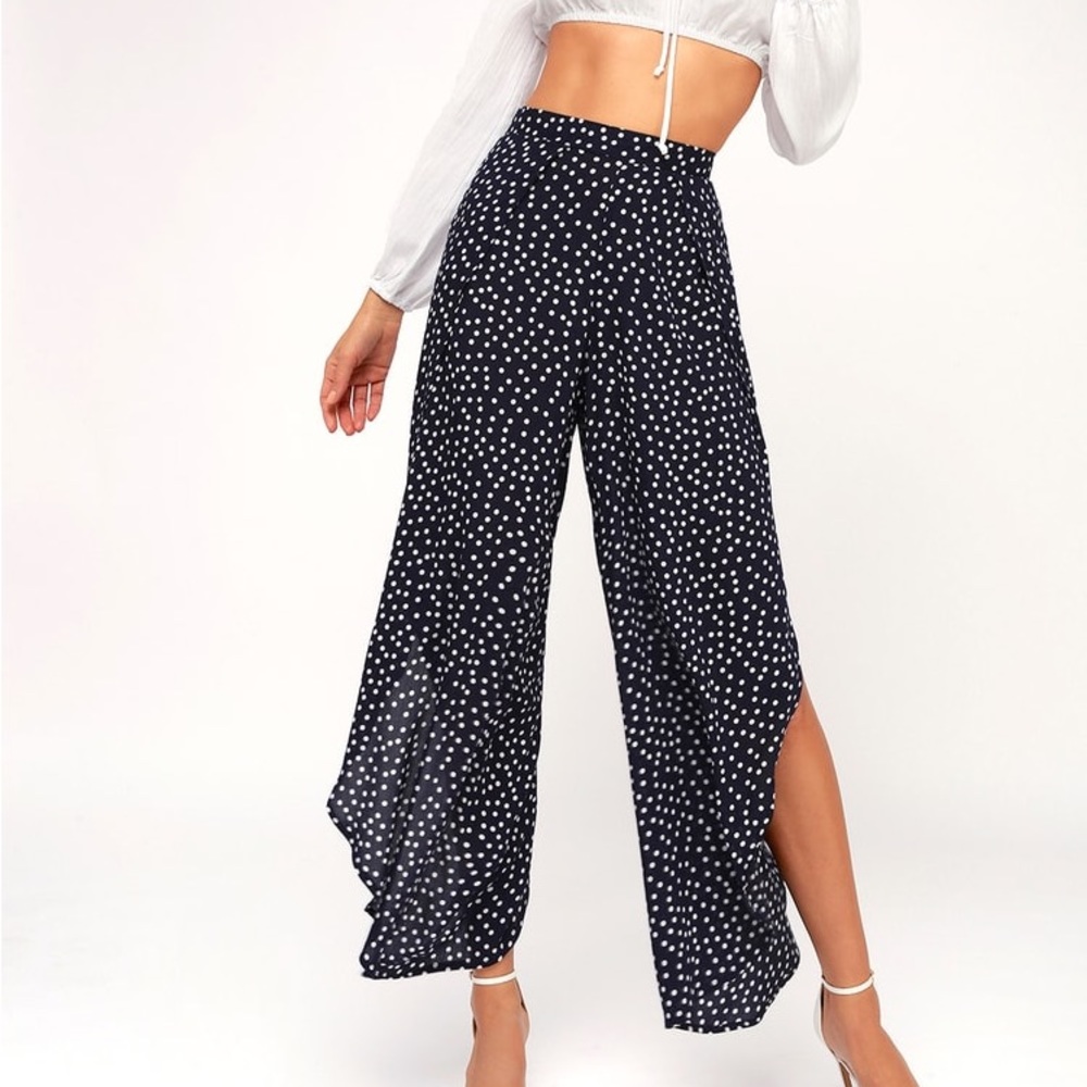 Lulus digby navy polka dot flyaway pants